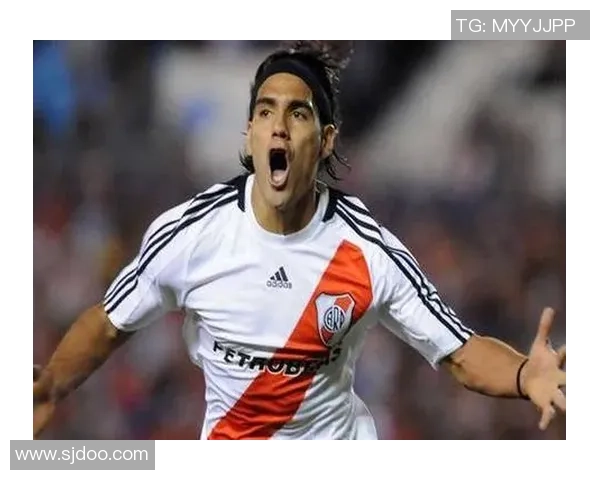 老虎究竟是哪个足球明星的绰号揭秘与背后的故事分析