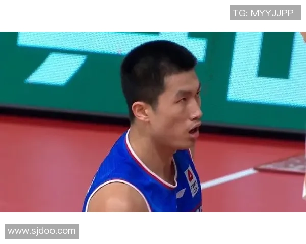 西安篮球队在邀请赛积分榜上以80分稳居第一名竞争激烈引人关注